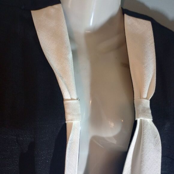 Short sleeve open top with beaded trimmed bow detail - Picture 6 of 9